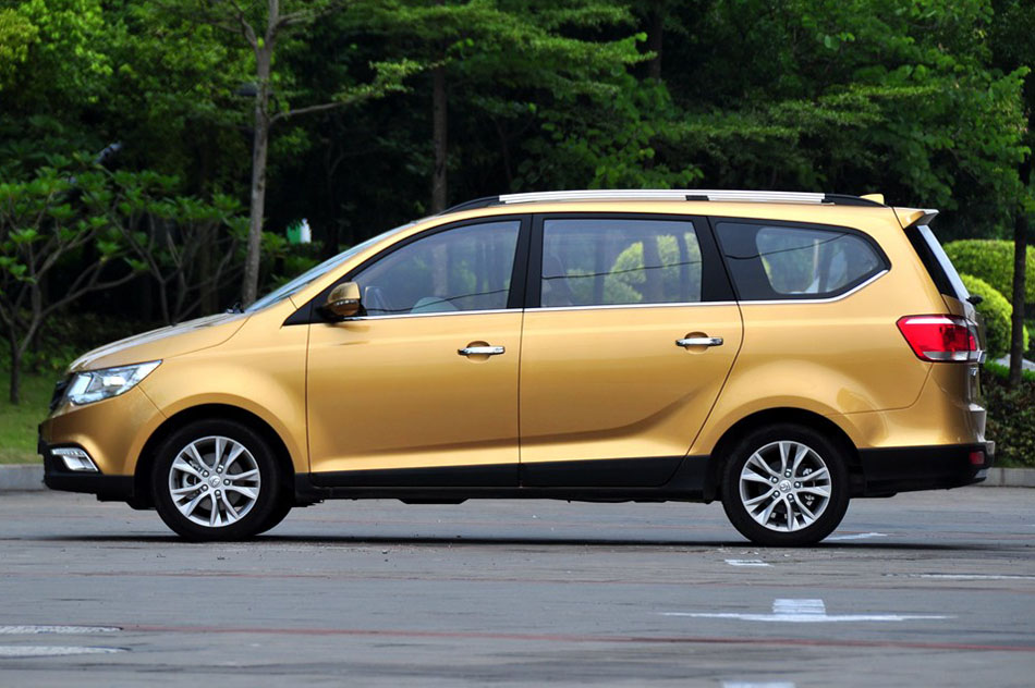 2014款 1.5L 手动豪华型 7座 外观