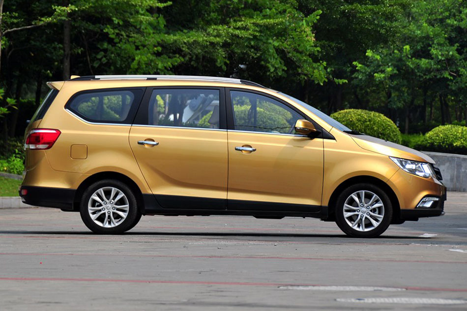 2014款 1.5L 手动豪华型 7座 外观