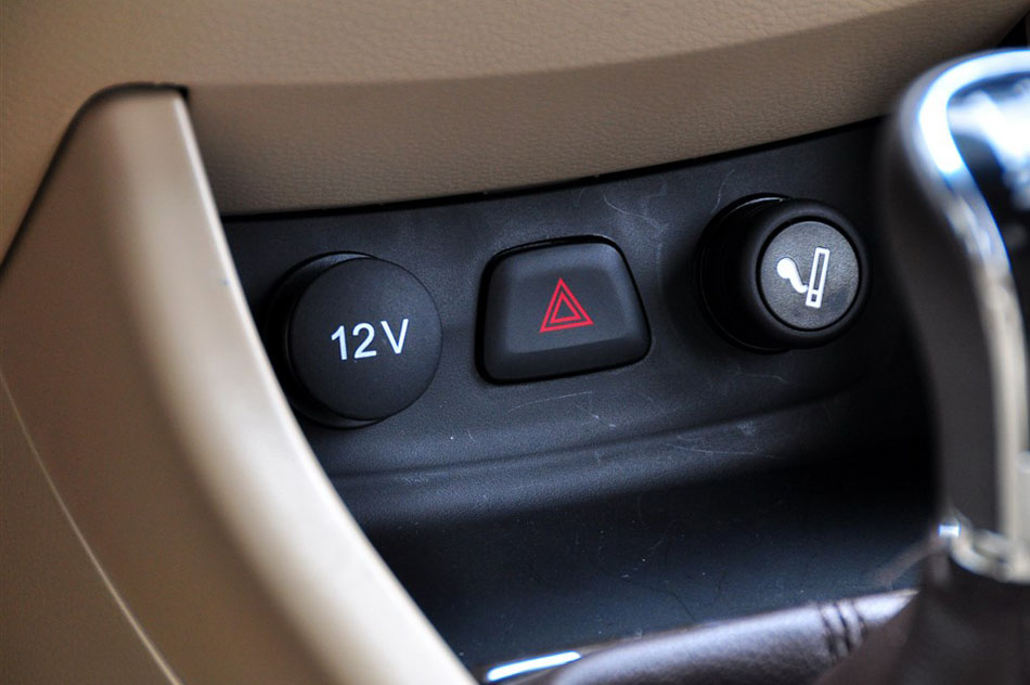 2014款 1.5L 手动豪华型 7座 内饰