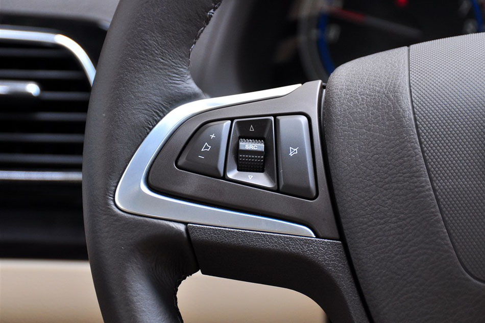 2014款 1.5L 手动豪华型 7座 内饰