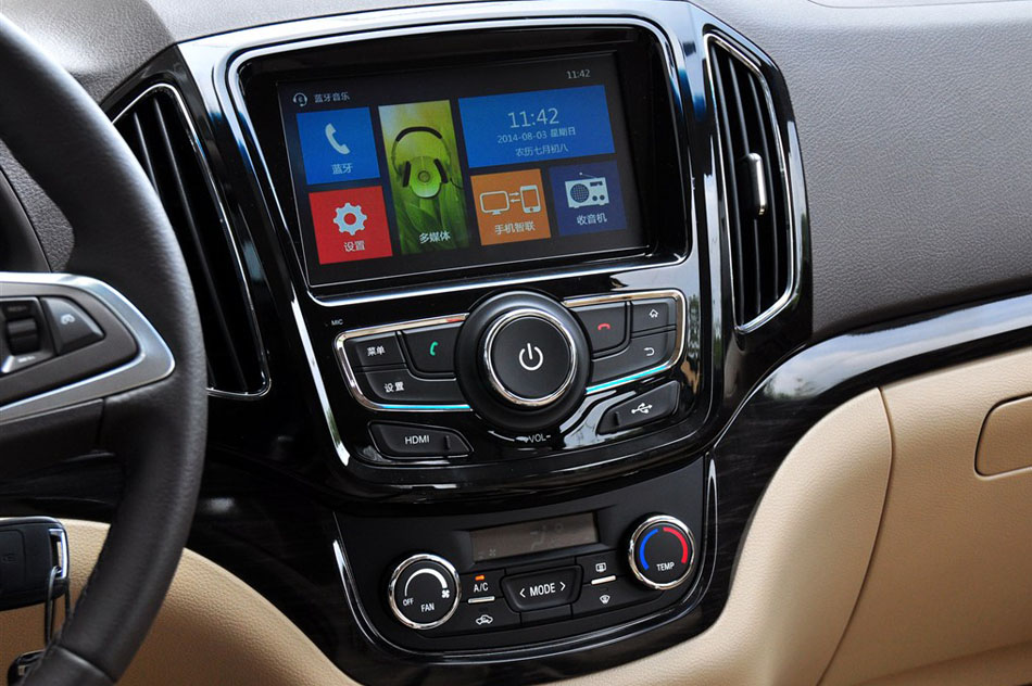 2014款 1.5L 手动豪华型 7座 内饰