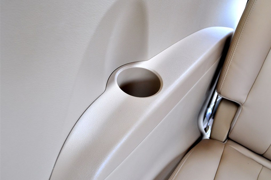 2014款 1.5L 手动豪华型 7座 座椅空间