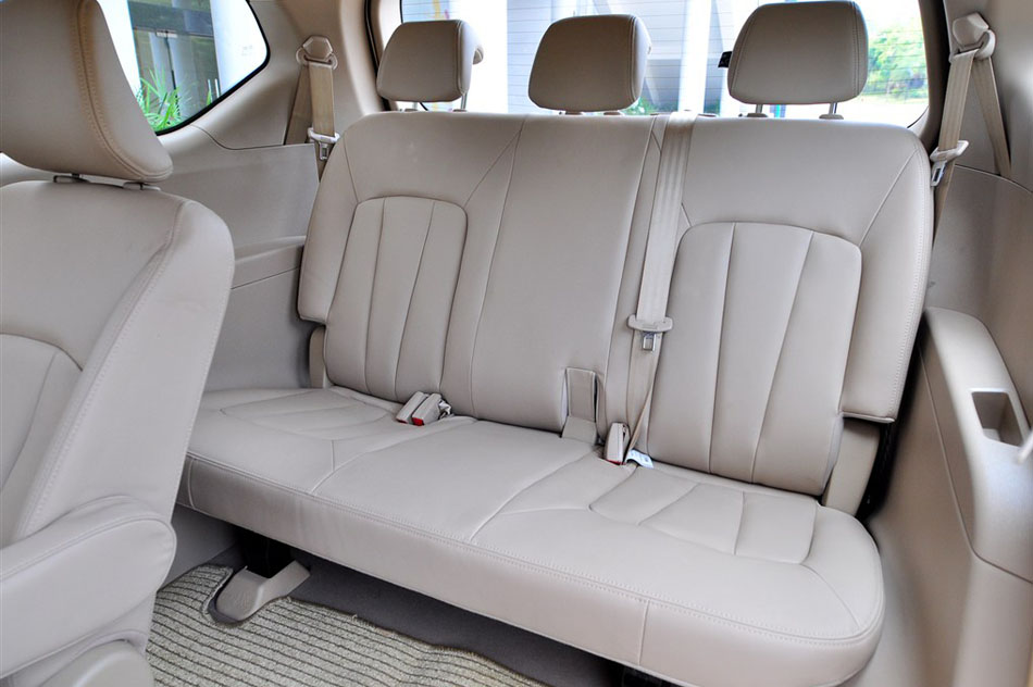 2014款 1.5L 手动豪华型 7座 座椅空间
