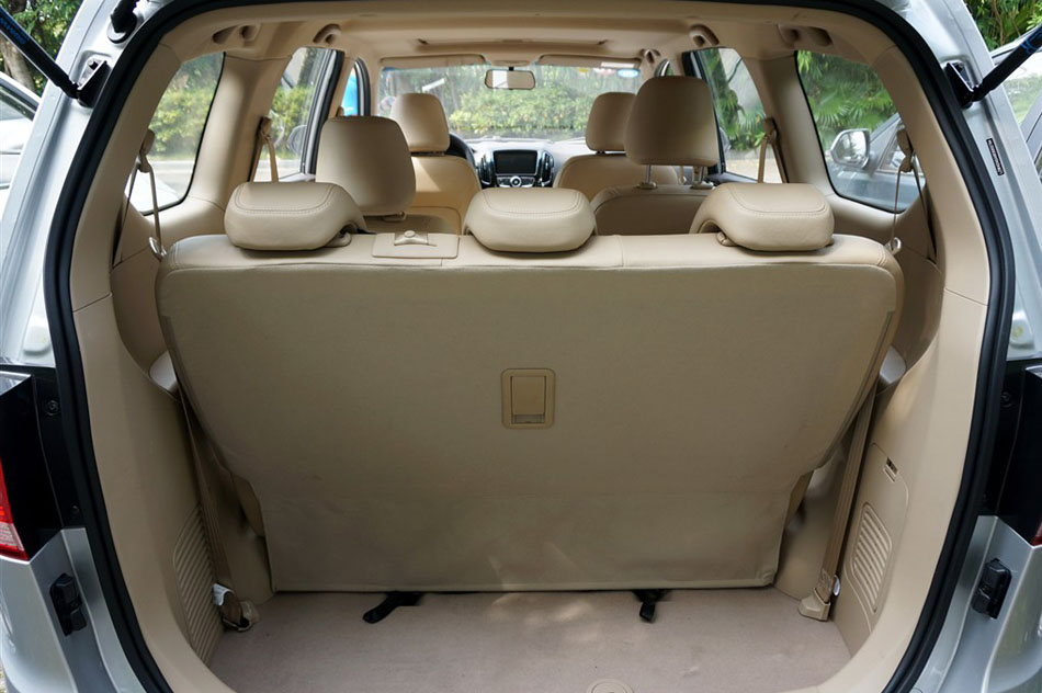 2014款 1.5L 手动豪华型 7座 座椅空间