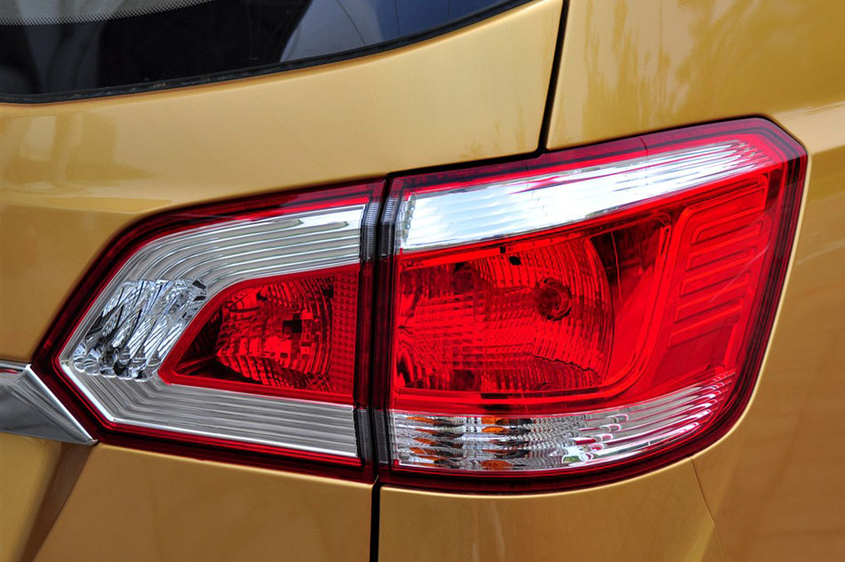 2014款 1.5L 手动豪华型 7座 其他