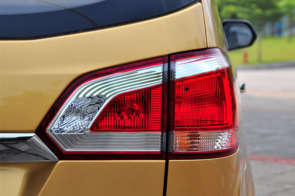 2014款 1.5L 手动豪华型 7座 其他