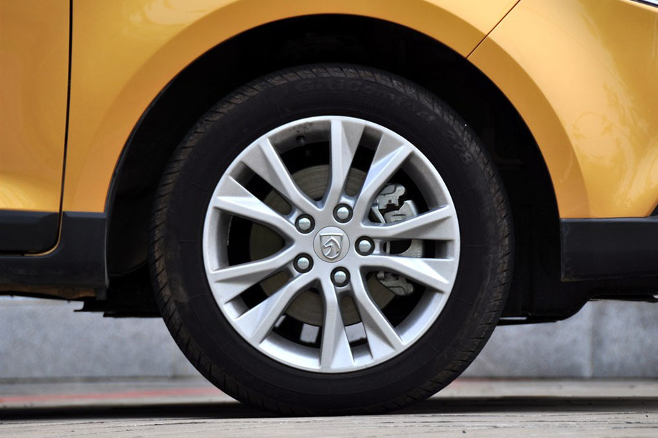 2014款 1.5L 手动豪华型 7座 其他