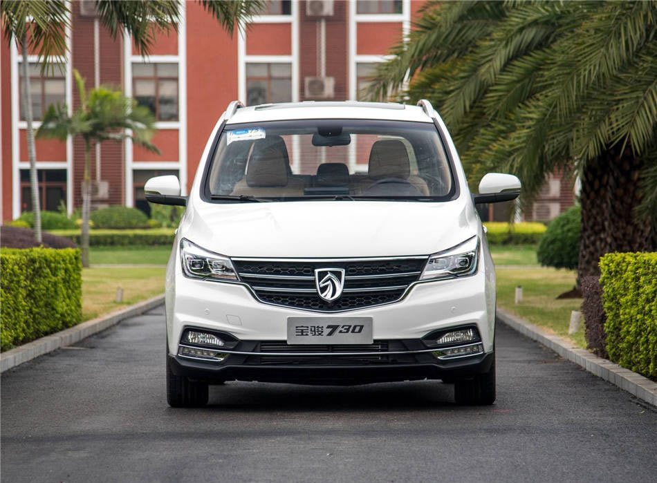 宝骏730  2017款 1.5T 手动尊享型 7座 外观