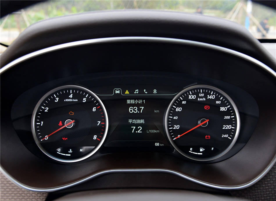 宝骏730  2017款 1.5T 手动豪华型 7座 内饰