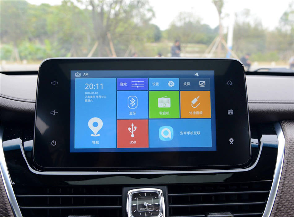 宝骏730  2017款 1.5T 手动豪华型 7座 内饰