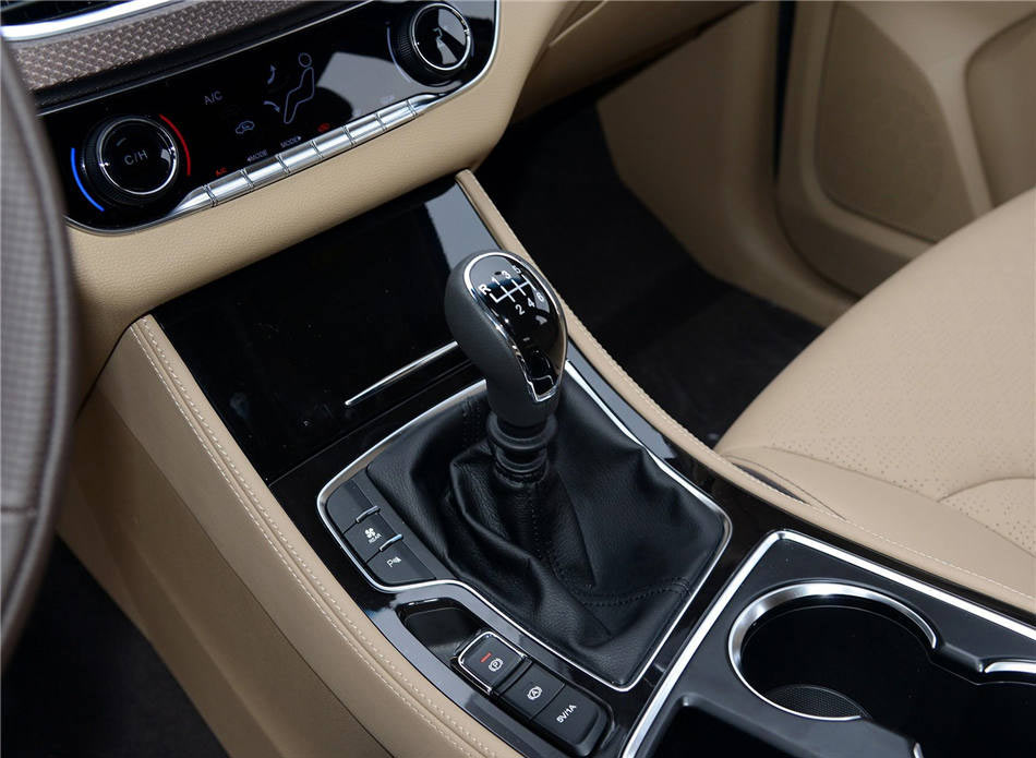 宝骏730  2017款 1.5T 手动豪华型 7座 内饰