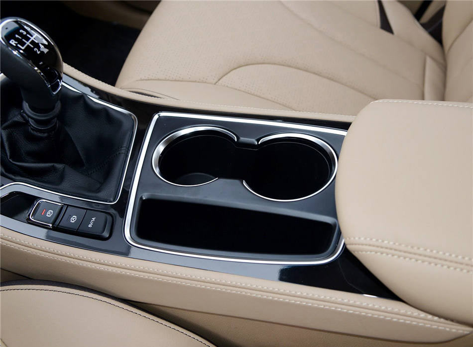 宝骏730  2017款 1.5T 手动豪华型 7座 内饰