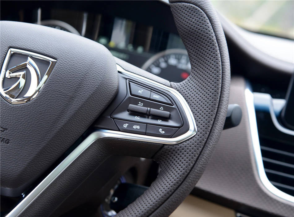 宝骏730  2017款 1.5T 手动豪华型 7座 内饰