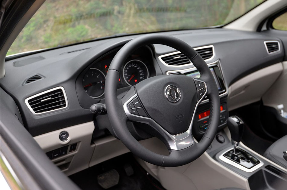 2015款 1.8L 自动新睿型 内饰