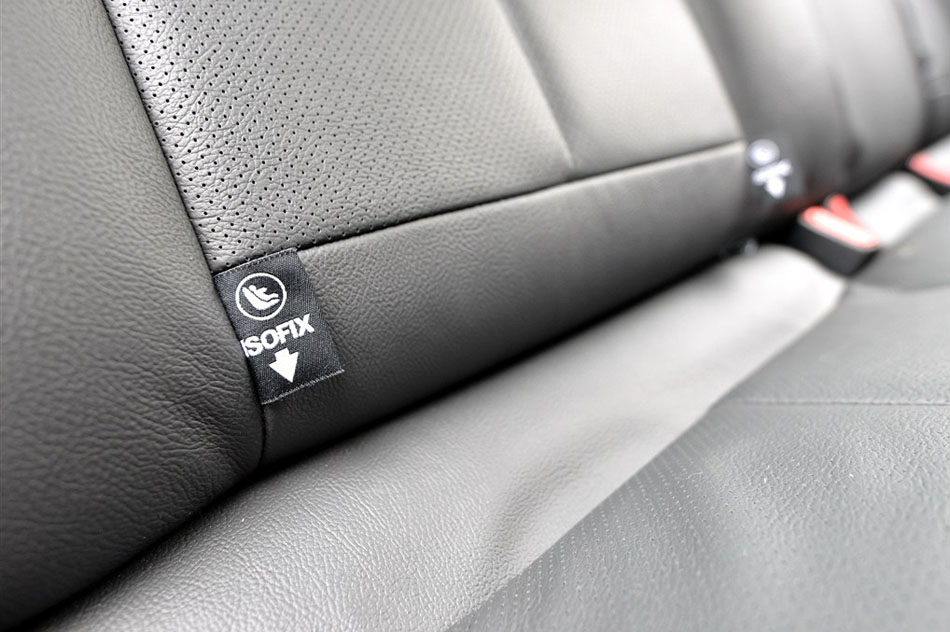 2015款 1.8L 自动新睿型 座椅空间