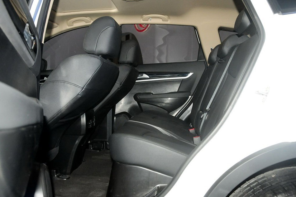 2014款 基本型 座椅空间