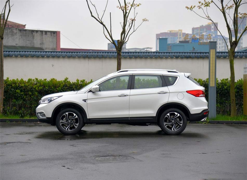 2016款东风风神AX7 1.4T 手动智悦型 外观