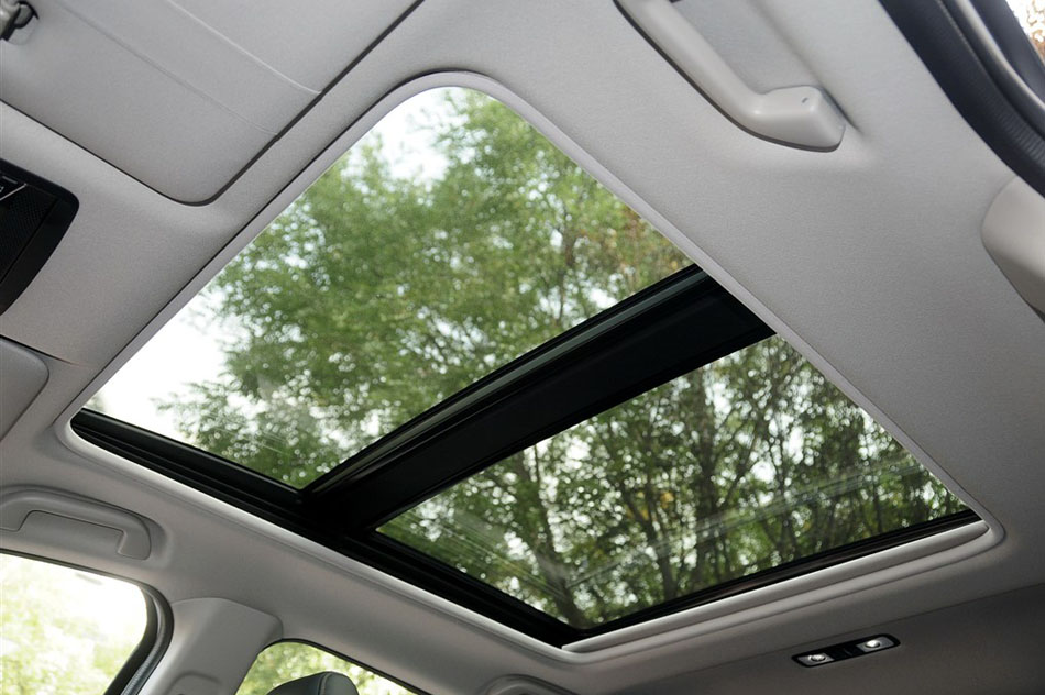 2015款 1.8L CVT两驱豪华型 座椅空间