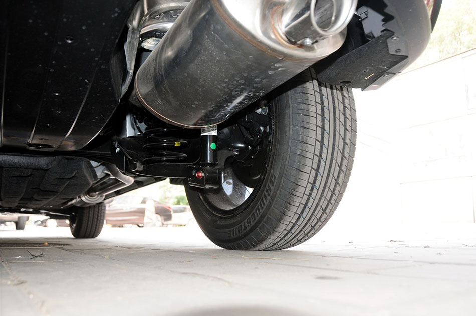 2015款 1.8L CVT两驱豪华型 引擎底盘