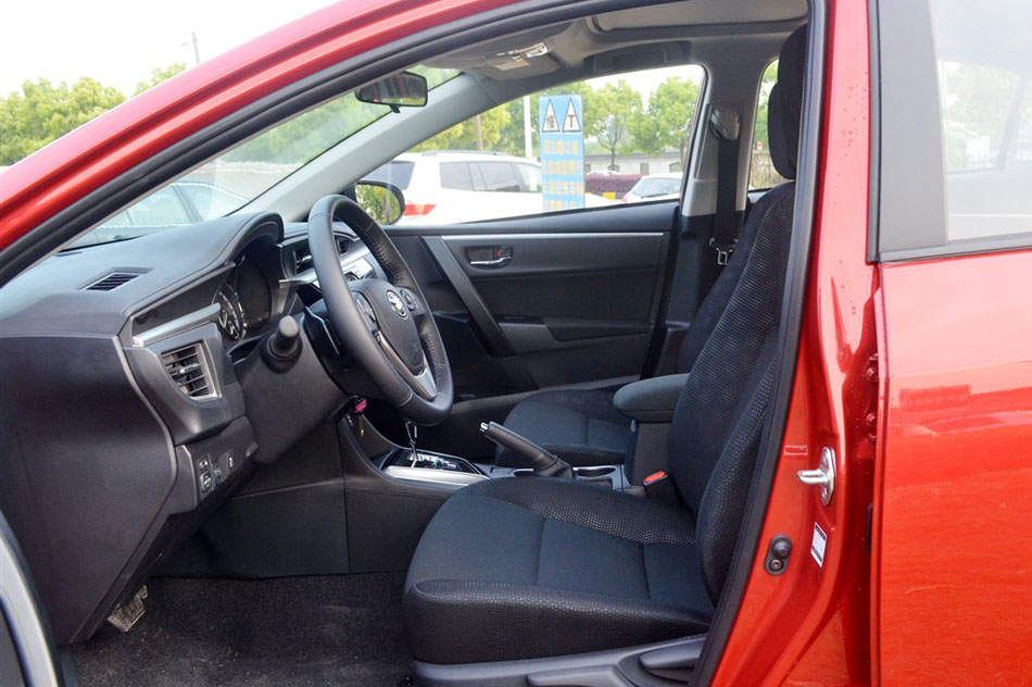 2014款 基本型 座椅空间