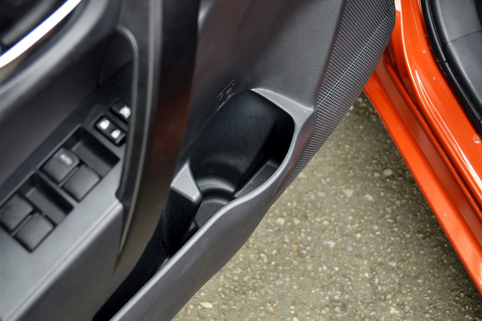 2014款 基本型 座椅空间