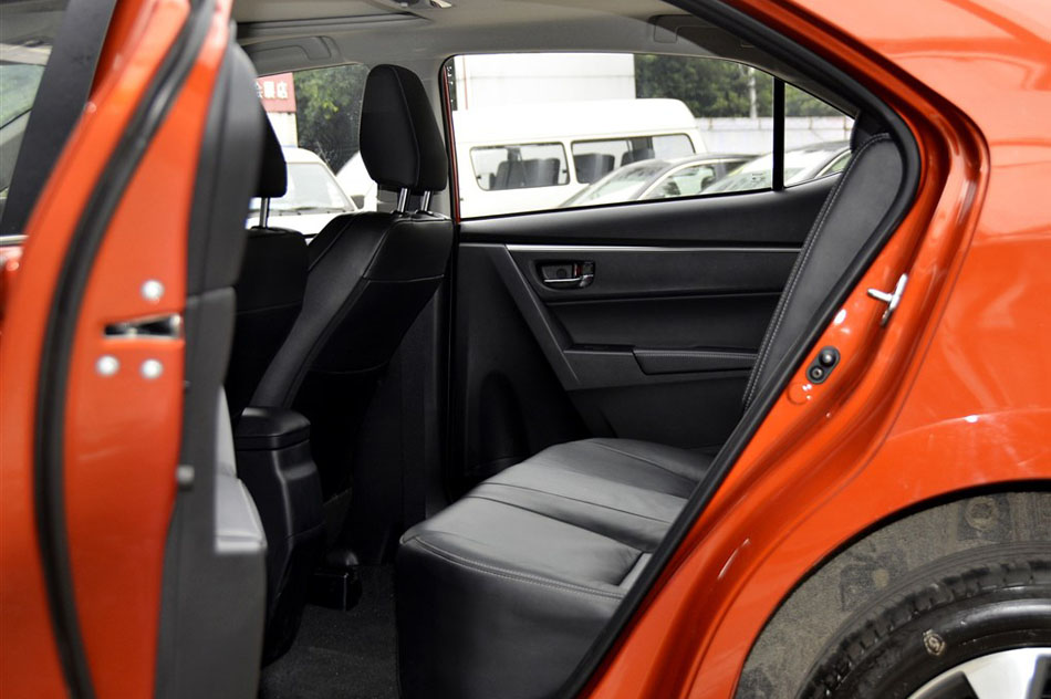 2014款 基本型 座椅空间