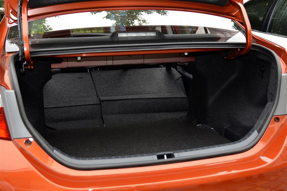 2014款 基本型 座椅空间