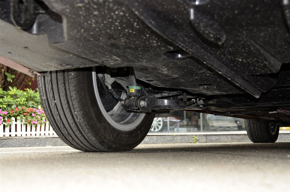 2014款 基本型 引擎底盘