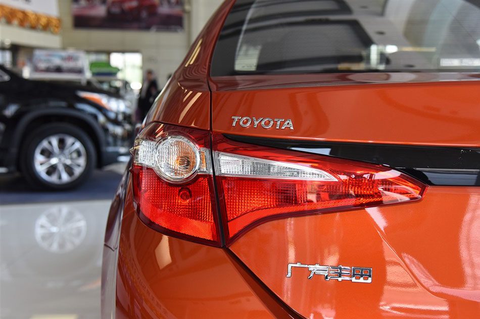 2015款 1.6G CVT橙色限量版 细节