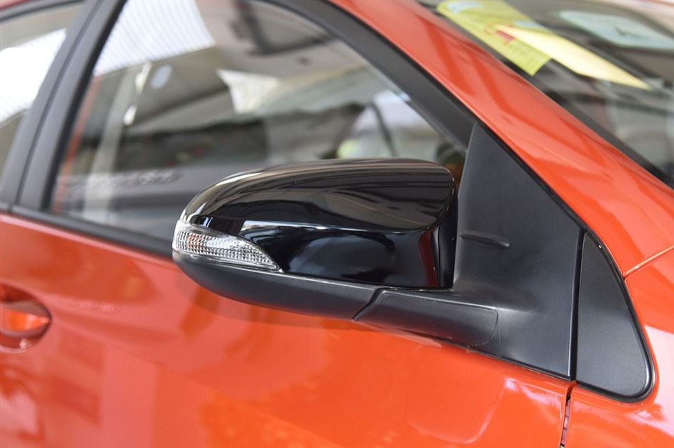 2015款 1.6G CVT橙色限量版 细节