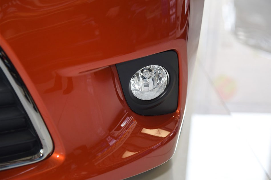 2015款 1.6G CVT橙色限量版 细节