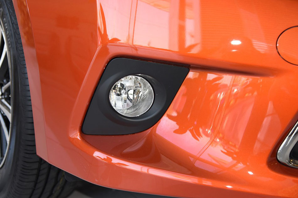 2015款 1.6G CVT橙色限量版 细节