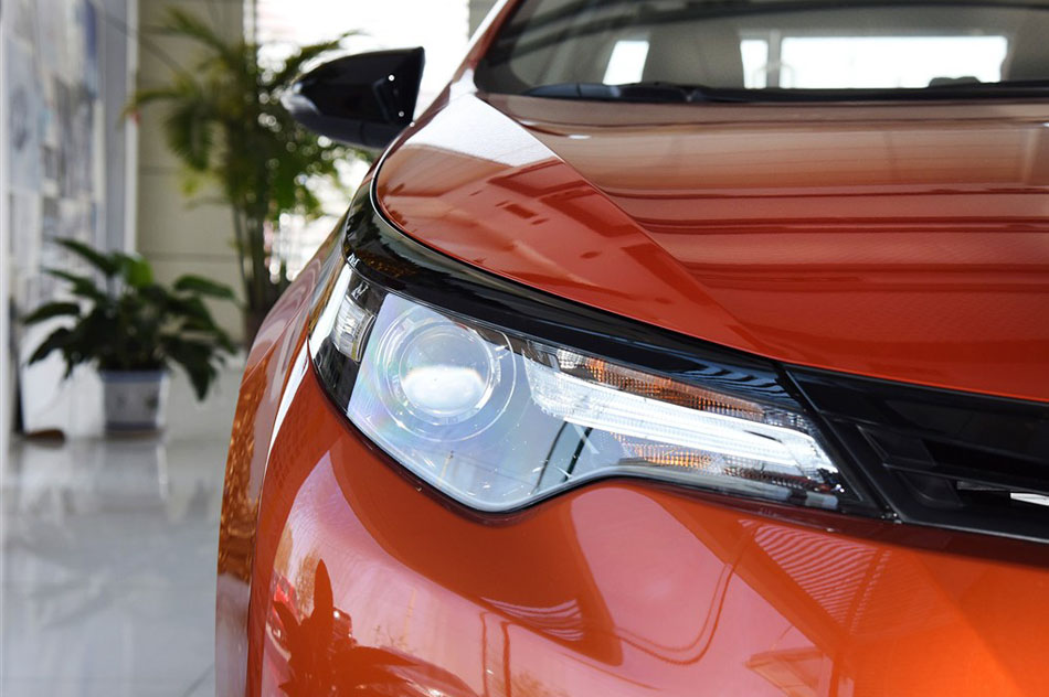 2015款 1.6G CVT橙色限量版 细节