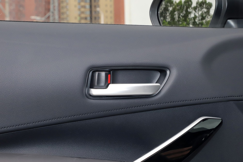 2021款 185T CVT豪华版 座椅空间