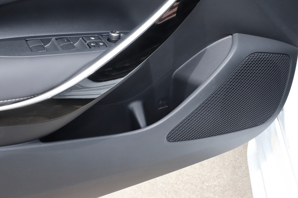 2021款 185T CVT豪华版 座椅空间