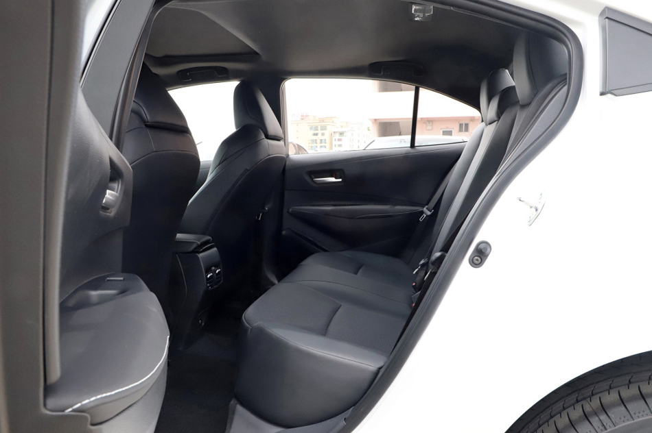 2021款 185T CVT豪华版 座椅空间