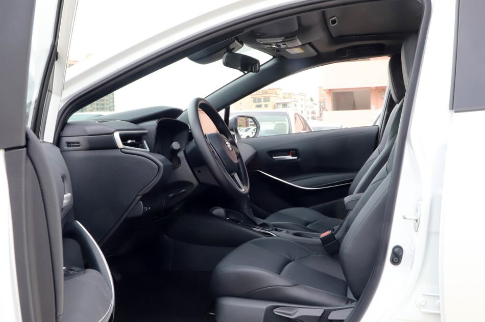 2021款 185T CVT豪华版 座椅空间