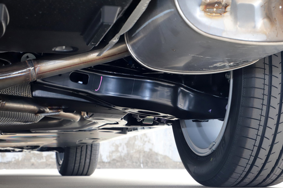 2021款 185T CVT豪华版 引擎底盘