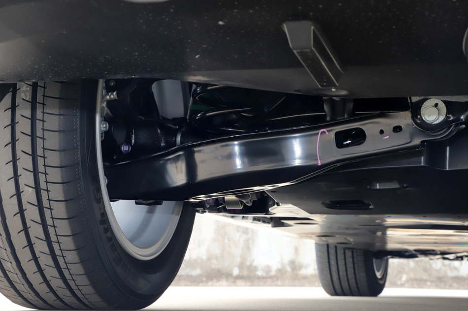 2021款 185T CVT豪华版 引擎底盘