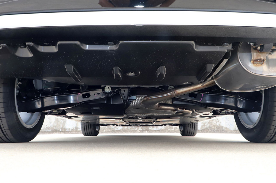 2021款 185T CVT豪华版 引擎底盘