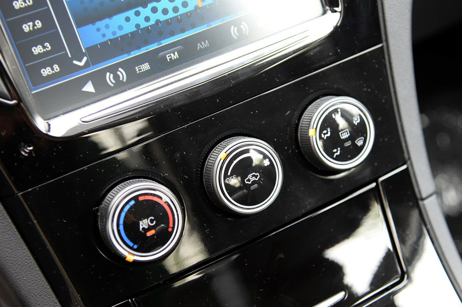 2015款 1.5T 手动豪华型 内饰