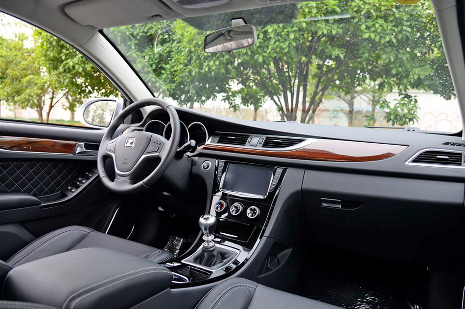2015款 1.5T 手动豪华型 内饰