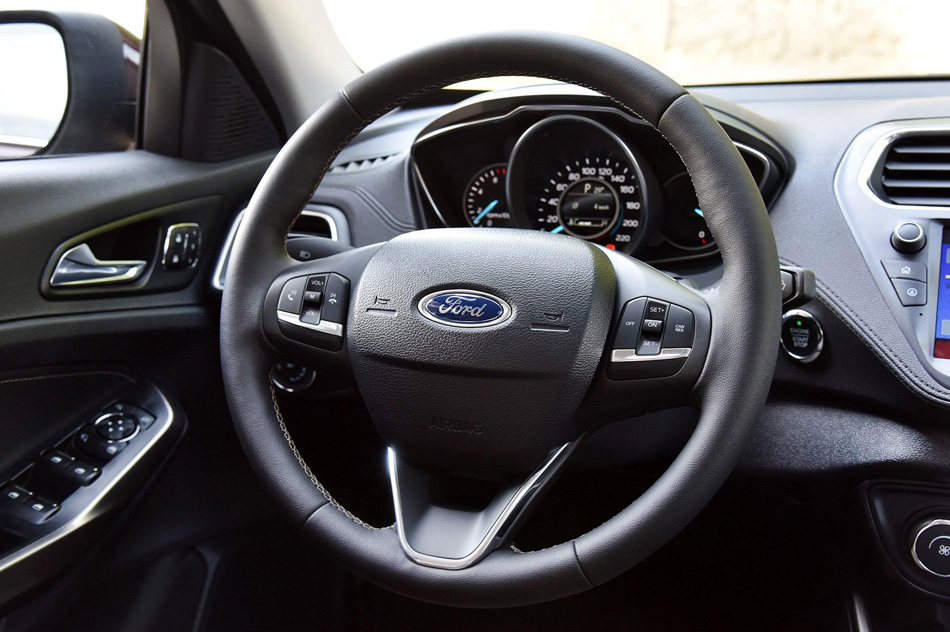 2019 EcoBoost 125 Զ 