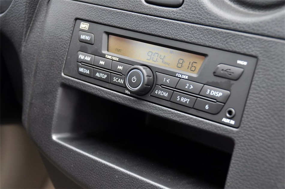 2014款 1.2L MT 易享版 内饰