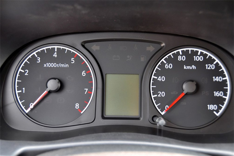 2014款 1.2L MT 易享版 内饰