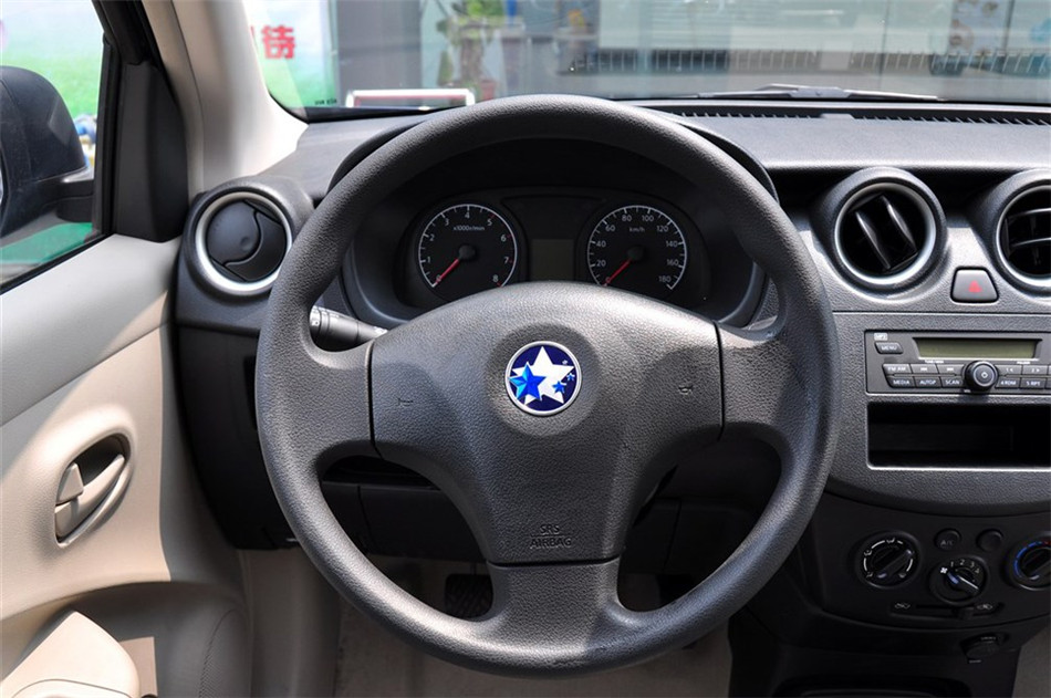 2014款 1.2L MT 易享版 内饰