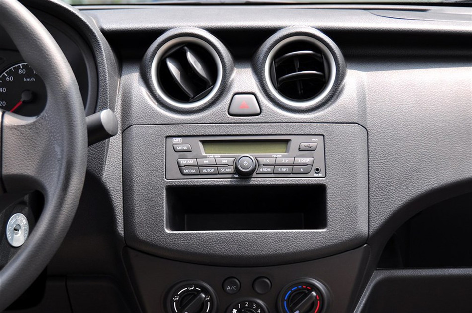 2014款 1.2L MT 易享版 内饰