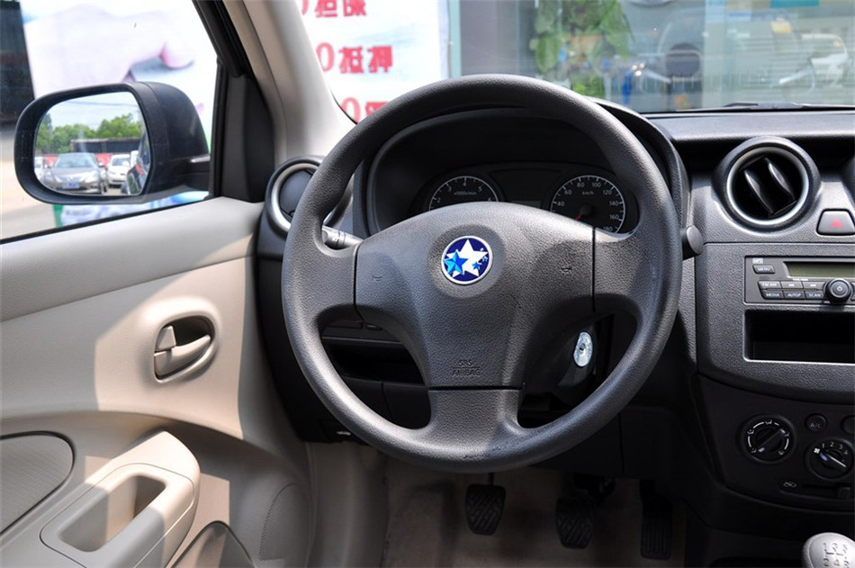 2014款 1.2L MT 易享版 内饰