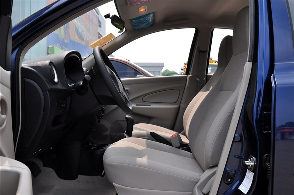 2014款 1.2L MT 易享版 座椅空间