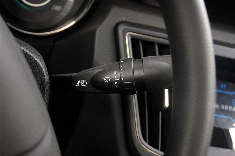 2014款 1.5L 手动标准版